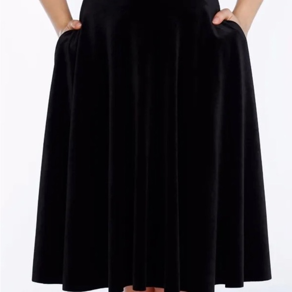 Blackmillk- Black Velvet Pocket Midi Skirt - size medium - Picture 4 of 8